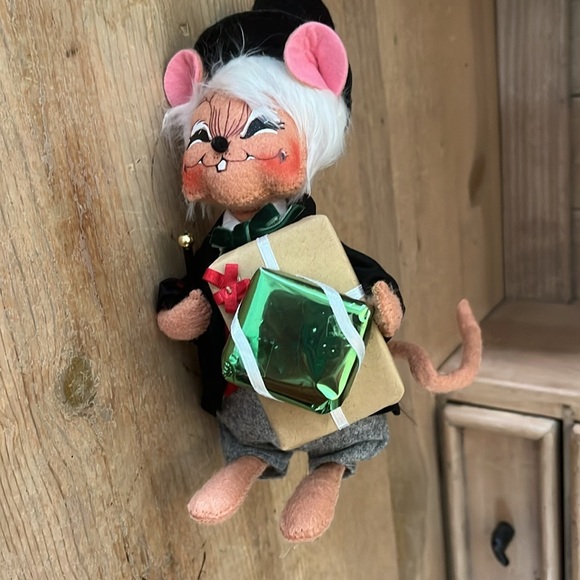 Annalee “Happy Scrooge” Mouse Dickens Christmas Carol Storybook Series - Picture 8 of 10